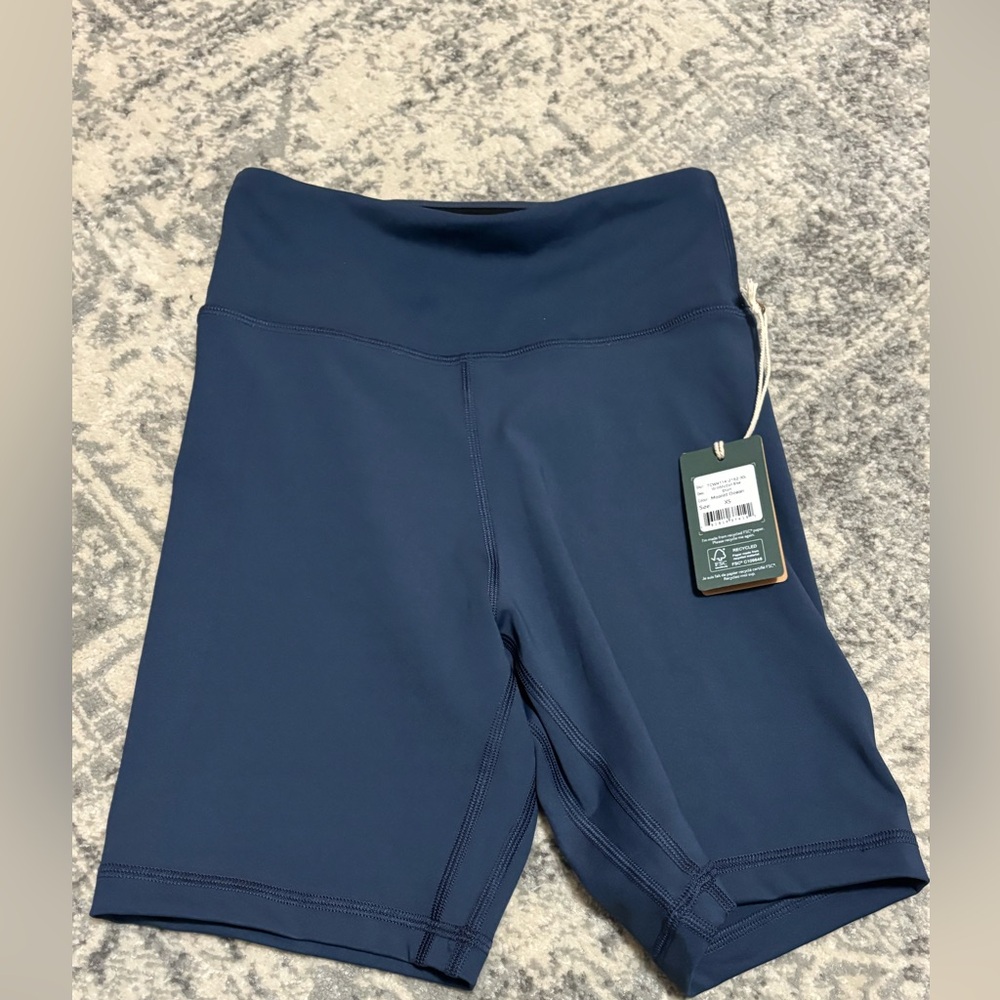 InMotion Bike Shorts by Tentree